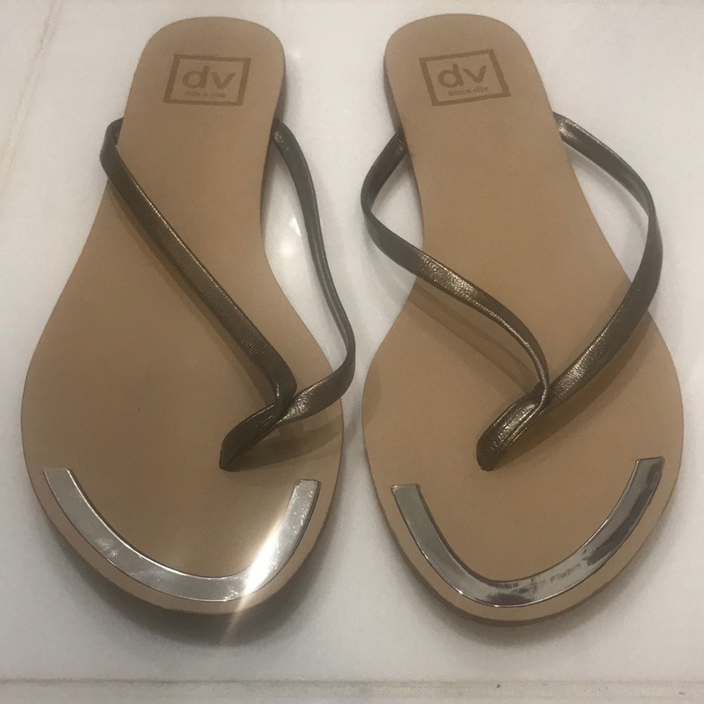 Cute pair of dolce vita sandals 8.5